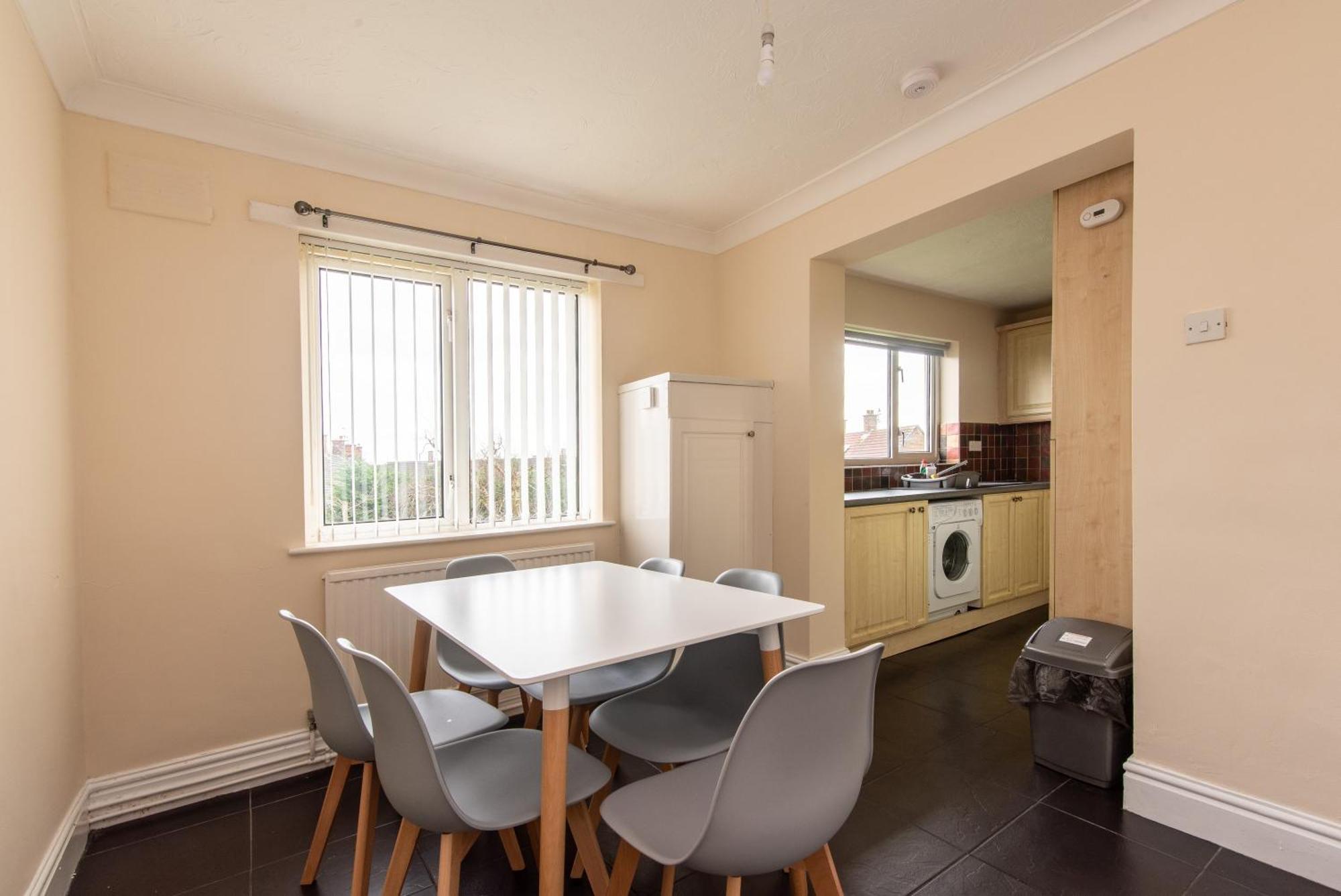 3 Bed Apartment - Perfect For Contractors Near Liverpool Airport Hale  Eksteriør billede